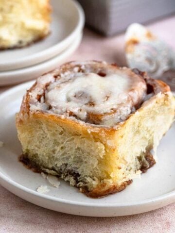 Pecan Cinnamon Rolls with Apple Cinnamon Frosting