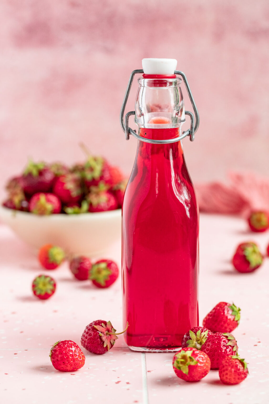 Homemade Strawberry Simple Syrup (with Fresh Strawberries) - Bakes by ...
