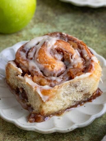 cropped-Apple-Cinnamon-Rolls-70.jpg