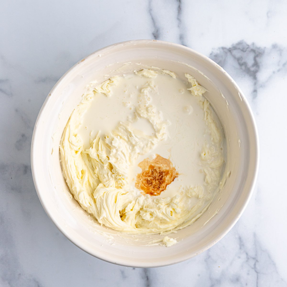Heavy cream, vanilla extract, added to the cream cheese mascarpone filling